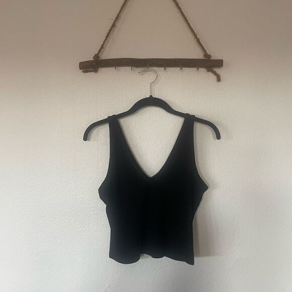 Black v neck crop top - Picture 2 of 2